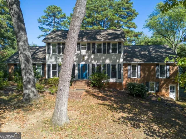 245 Waverly Hall Dr, Roswell, GA 30075