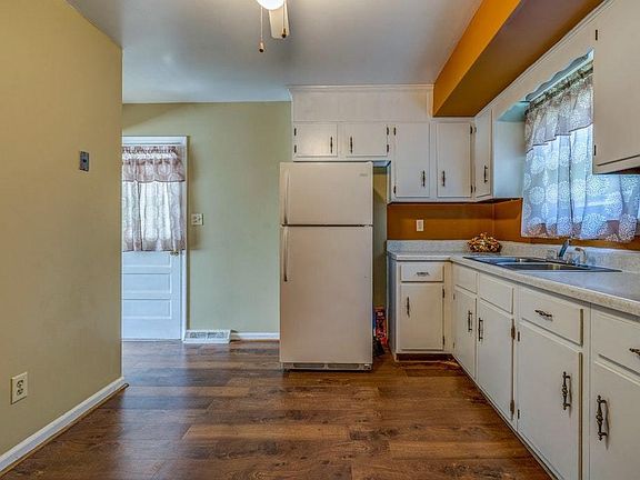 5th image of 1402 Buena Vista Blvd SE