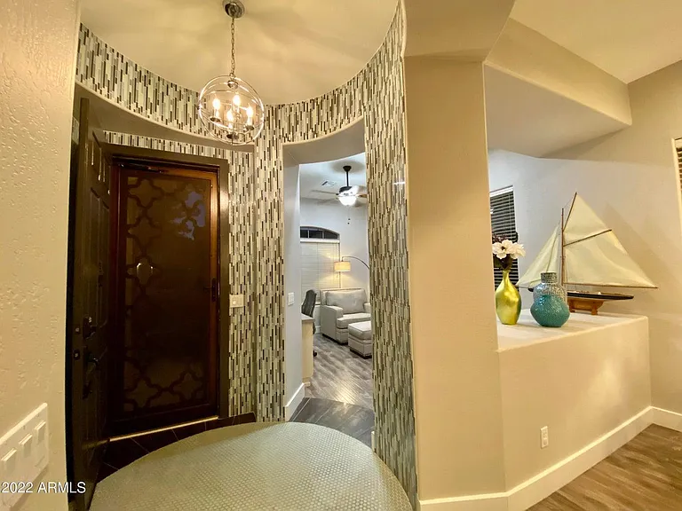 2042 W Periwinkle Way — Photo 9