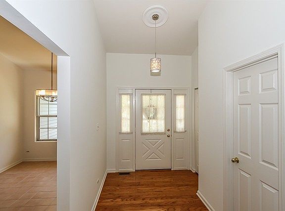 2nd image of 1020 Dartmouth Dr