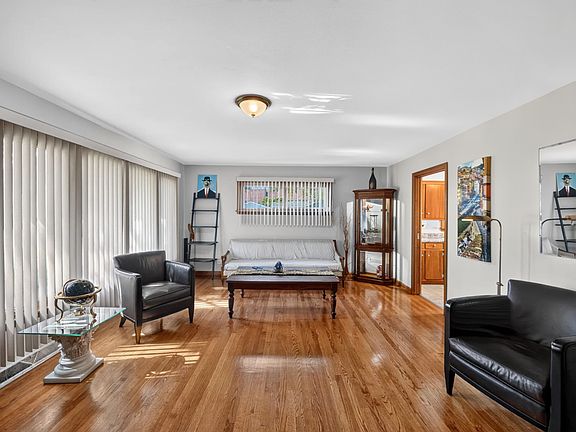 3rd image of 413 Water St