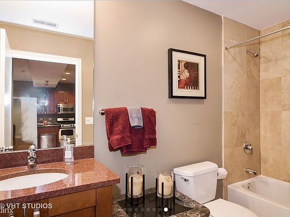 5th image of 1611 N Bell Ave APT 4W