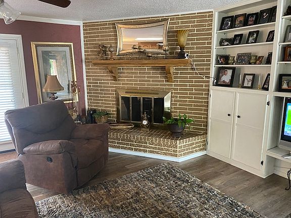 4th image of 2711 N Albertson Dr