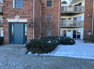 1362 Cunat Ct APT 1D, Lake In The Hills, IL 60156