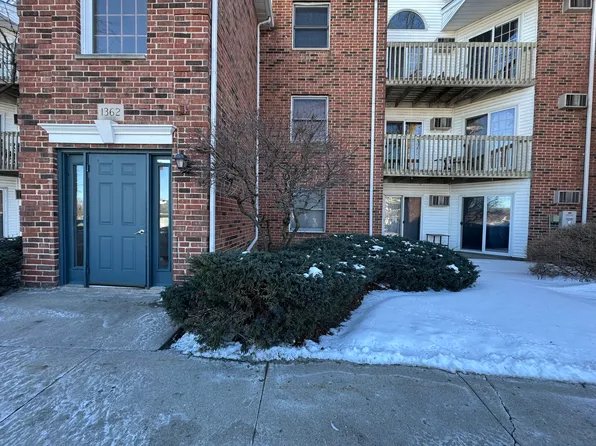 1362 Cunat Ct APT 1D, Lake In The Hills, IL 60156