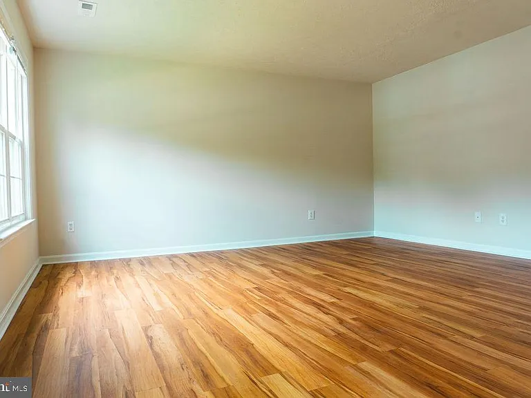 9836 Plaza View Way — Photo 2
