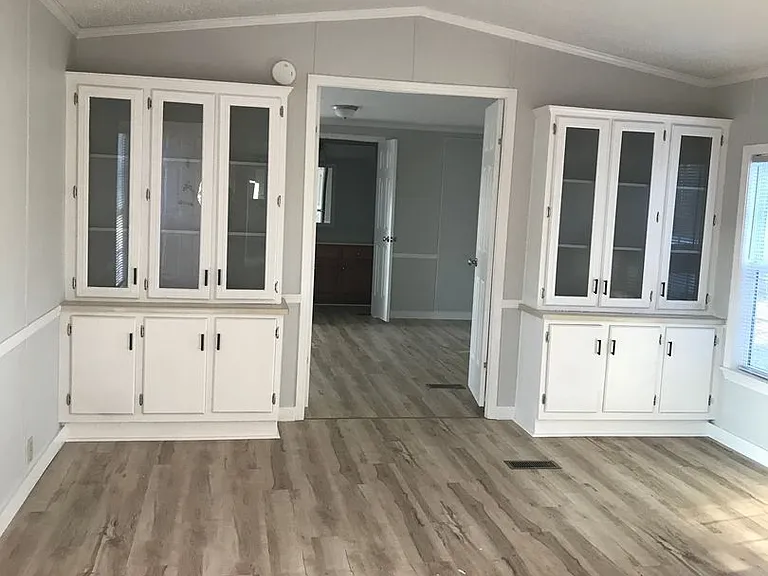 5027 Bullock Ct — Photo 9