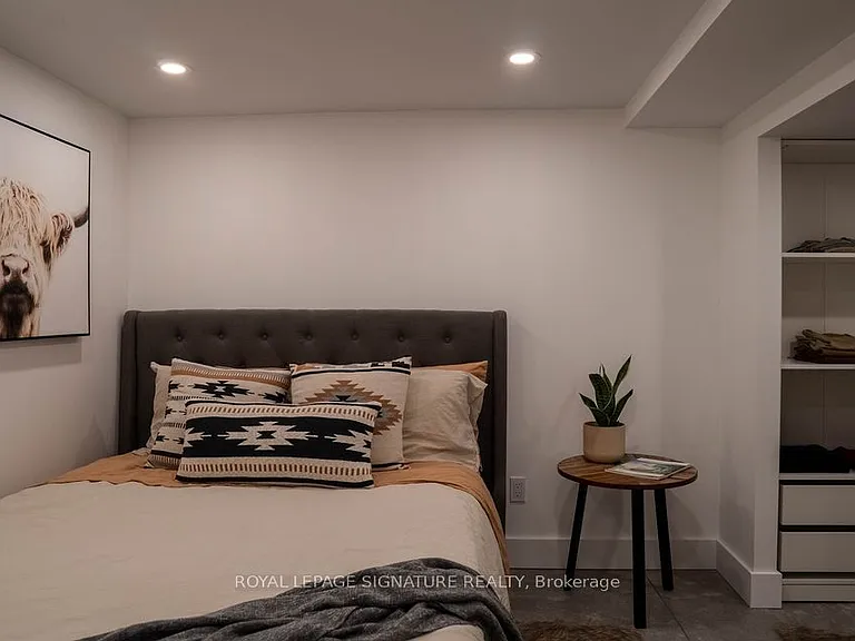 166 Oakmount Rd #LOWER — Photo 11
