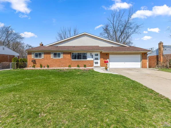 29940 Bock St, Garden City, MI 48135