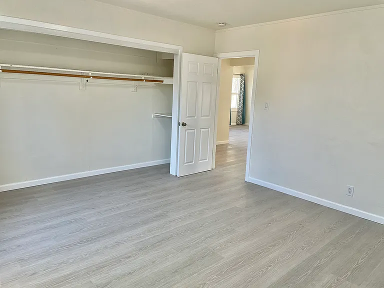 21421 Rizzo Ave — Photo 15