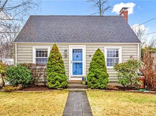 28 Rosegarden St, Warwick, RI 02888
