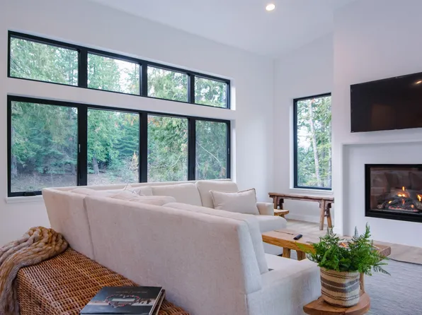 163 White Cloud Dr, Sandpoint, ID 83864