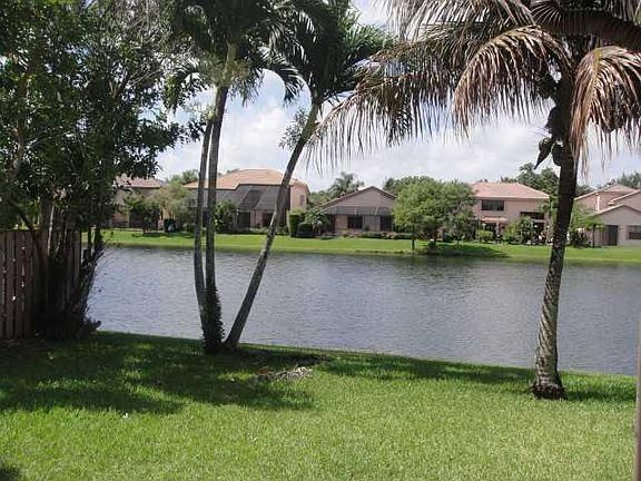 3rd image of 10380 NW 14th St