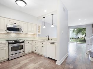 169 Sierra Pass Dr, Schaumburg, IL 60194