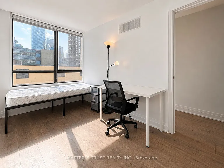 117 Gerrard St E #413 — Photo 13