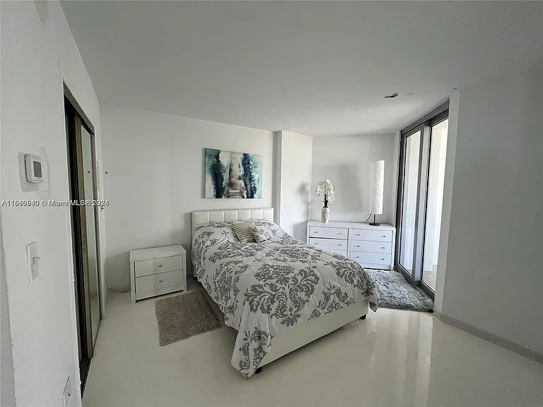 5555 Collins Ave #7T — Photo 15