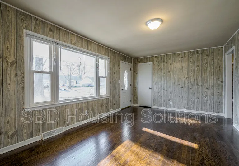 6508 N Harrison St — Photo 4