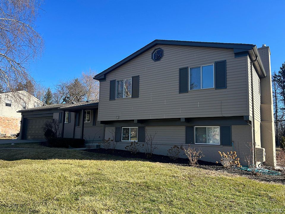 1st image of 2615 Douglas Dr