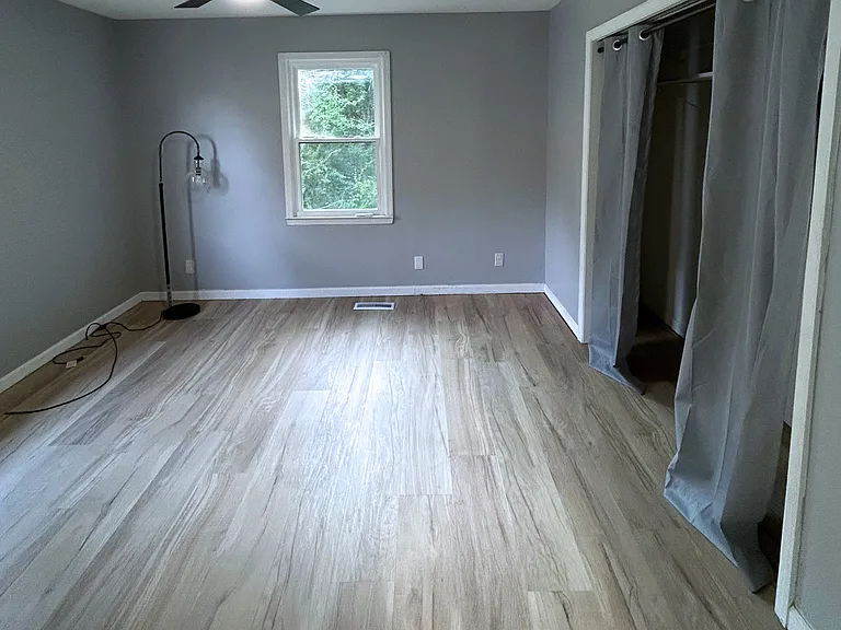 2711 Benton Ave — Photo 5