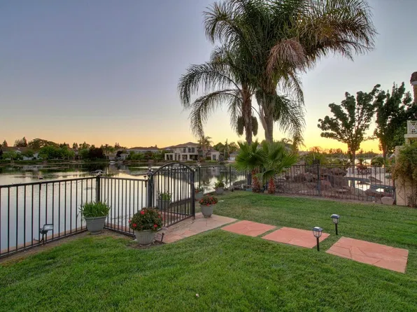 3500 W Island Ct, Elk Grove, CA 95758