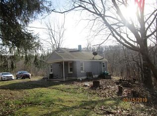 1425 Brodhead Rd, Coraopolis, PA 15108