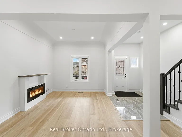 167 Rosslyn Ave N #UPPER — Photo 7