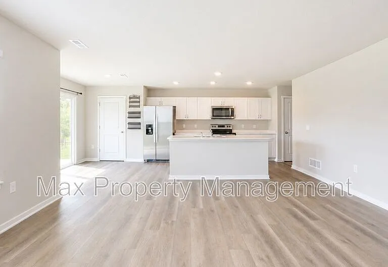 4173 Easton St — Photo 5