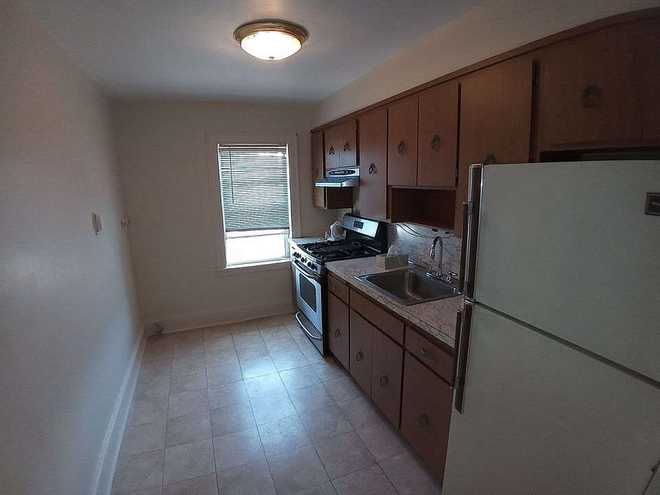 1st image of 22-21 27th St #2