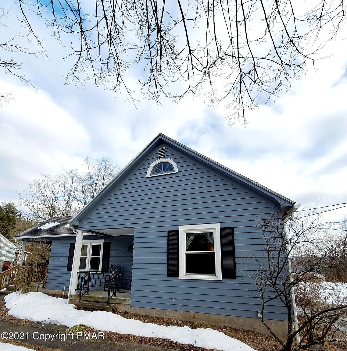 205 Widow Way photo 1