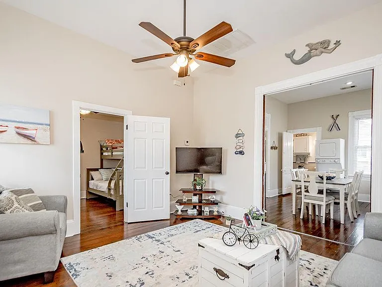 1406 Moody Ave #2 — Photo 9