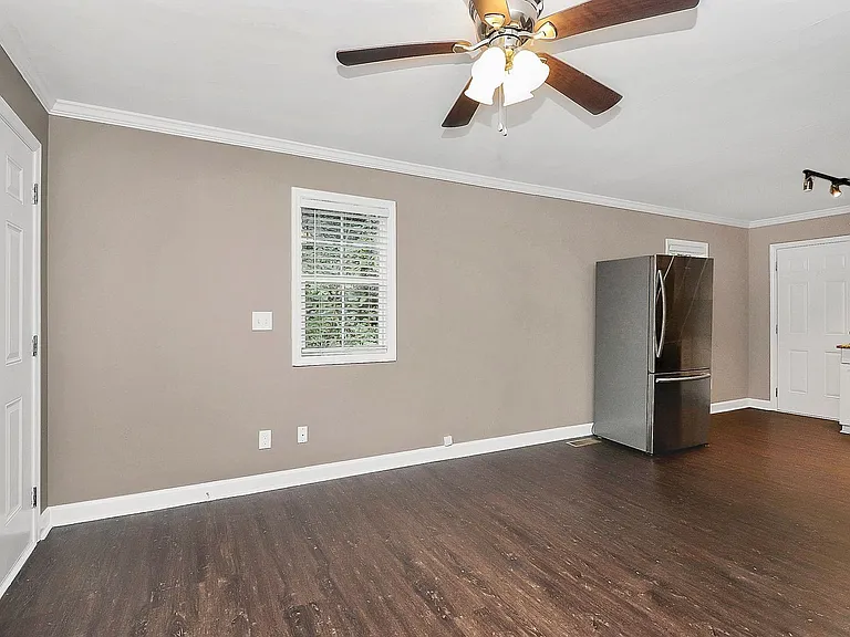 2215 Kennesaw Dr — Photo 6