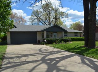1601 Cambridge St, Springdale, AR 72762