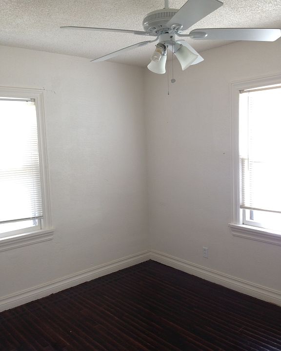 1st image of 1025 SW 32nd St