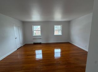 5 Redfield Vlg APT A2, Metuchen, NJ 08840