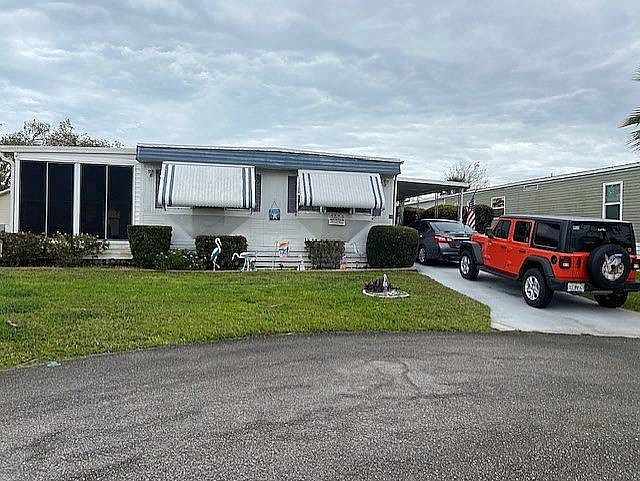 1st image of 14 Islandia Ln