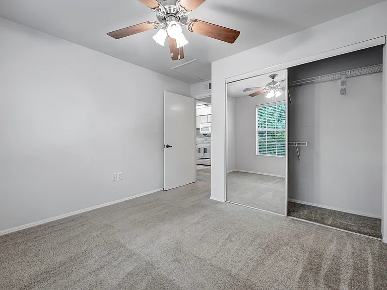 La Calera Apartments — Photo 12