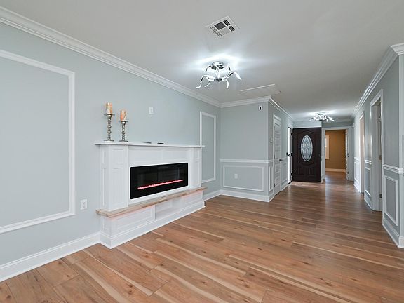 3rd image of 23 Pulaski Blvd