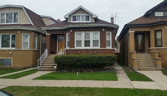 2nd image of 1749 N Nagle Ave
