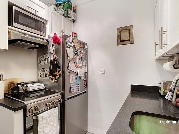 4th image of 24 5th Ave APT 1219