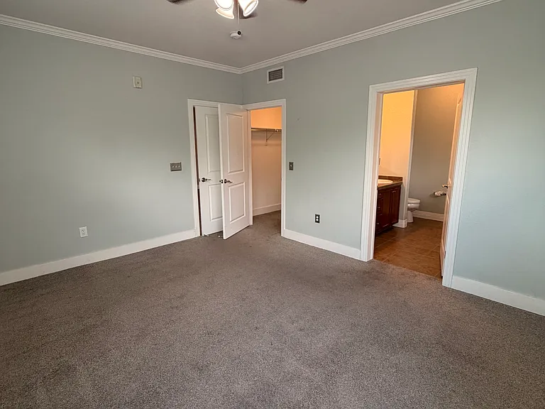 9039 E Panorama Cir #201 — Photo 10