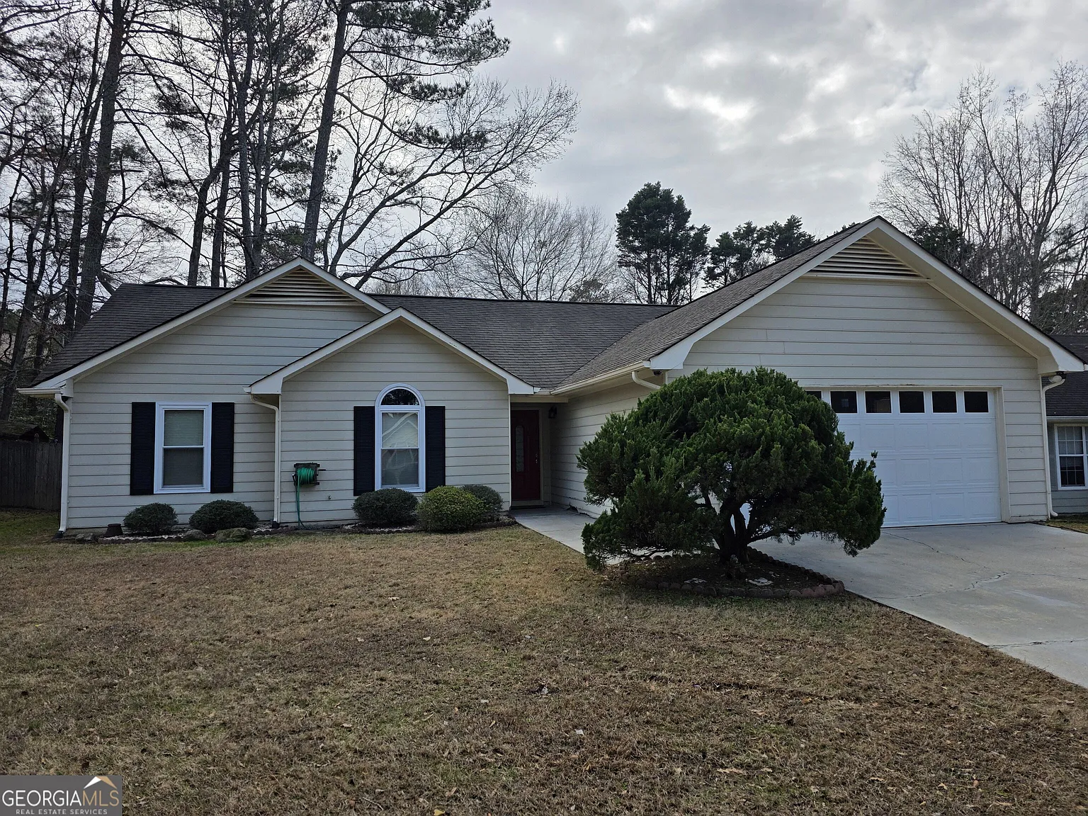 3 bed, 2.0 bath, 1371 sqft, $2,300 — Photo 1