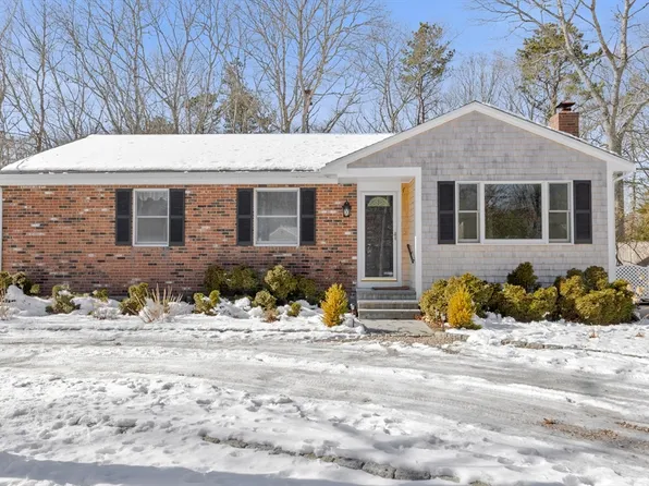 12 Club Valley Dr, East Falmouth, MA 02536