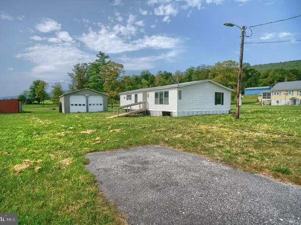 131 Country Ln, Mc Veytown, PA 17051