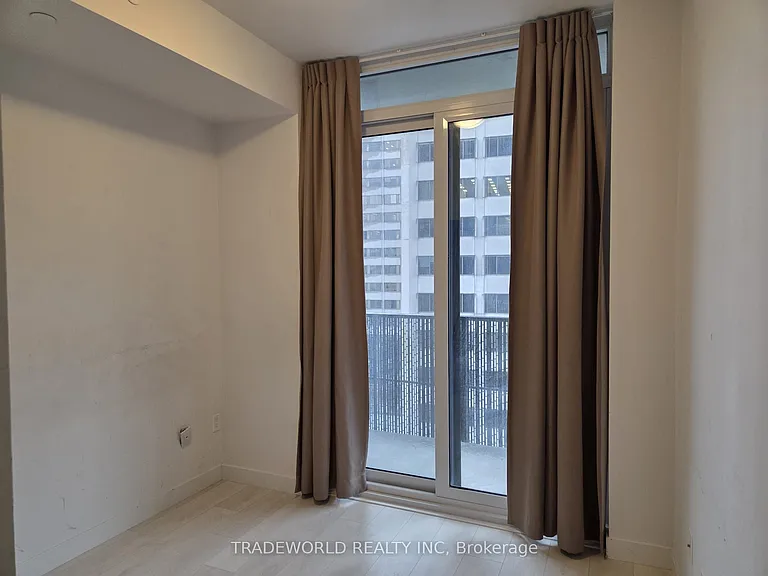 8 Eglinton Ave E #805 — Photo 9