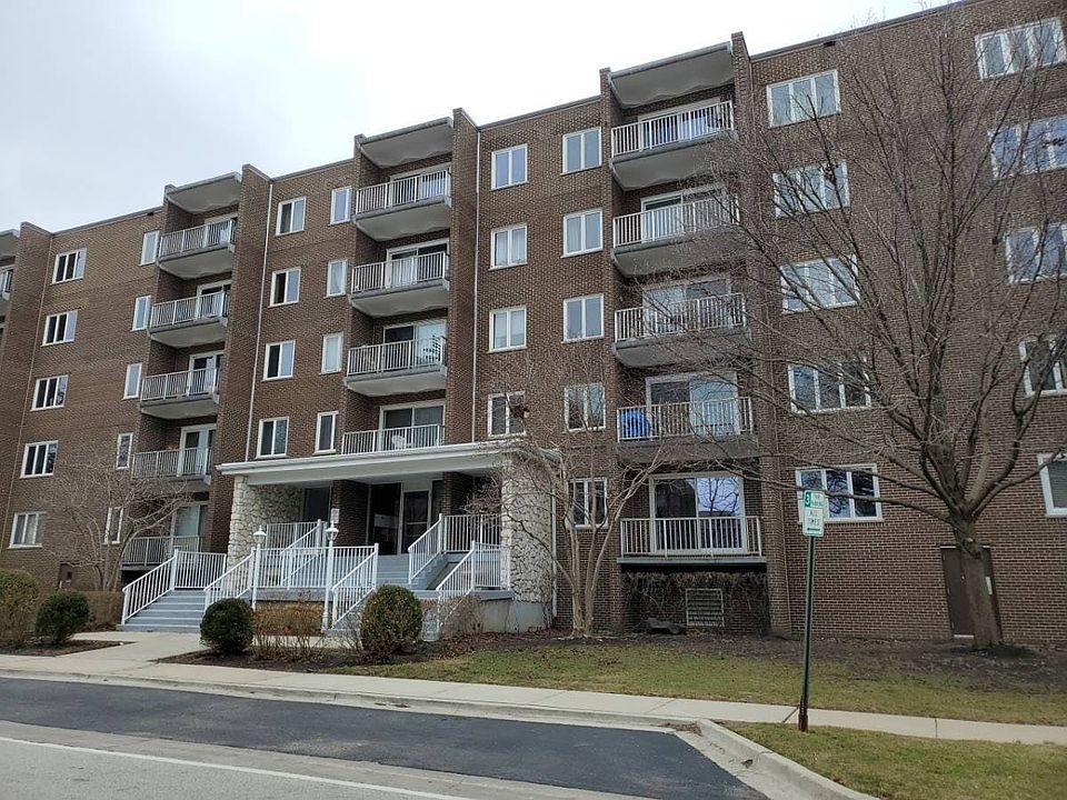 2nd image of 900 Center St APT 5B