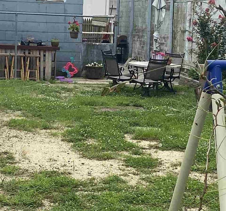 2nd image of 2404 Arctic Ave