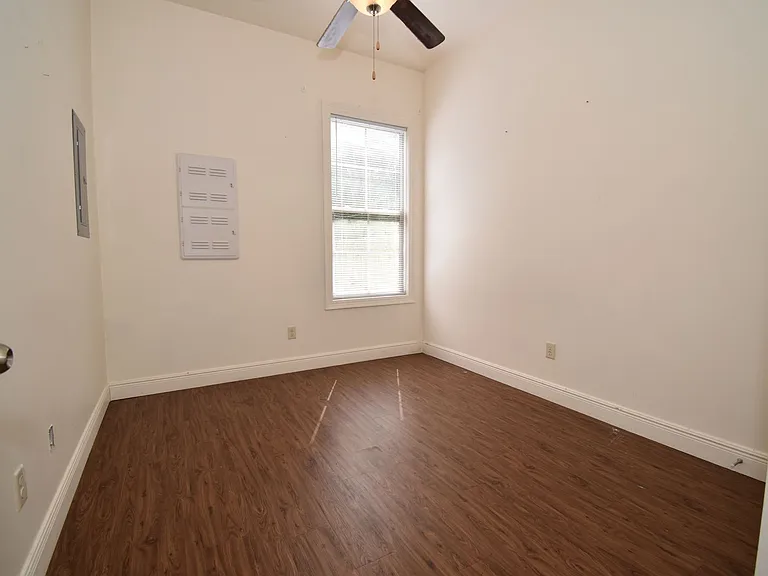2408-2464 W Barnett Springs Ave — Photo 7