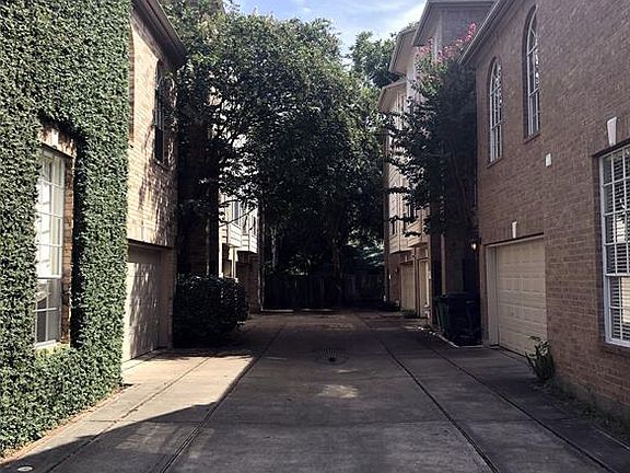 3rd image of 5207 Blossom St Unit B