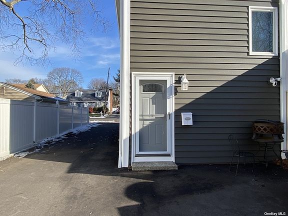 2nd image of 5 Fleetwood Ave