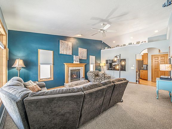 5th image of 1821 E Sylvan Ave